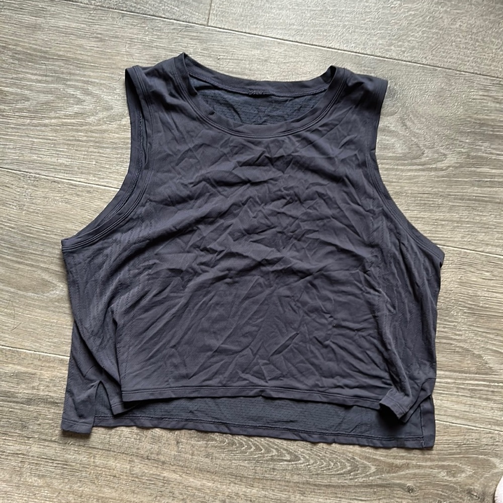 Blue Lululemon tank no tag believe it’s size 8